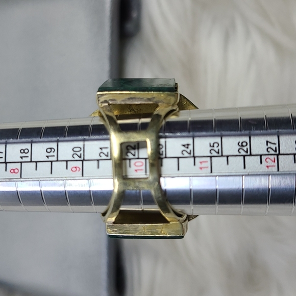 Vintage Ring Size 10 Gold Tone Malachite Handmade Statement Piece Unique Jewelry - Picture 6 of 6